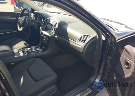 2018 Chrysler 300 Touring из США, поврежденный, VIN 2C3CCAAG7JH340463